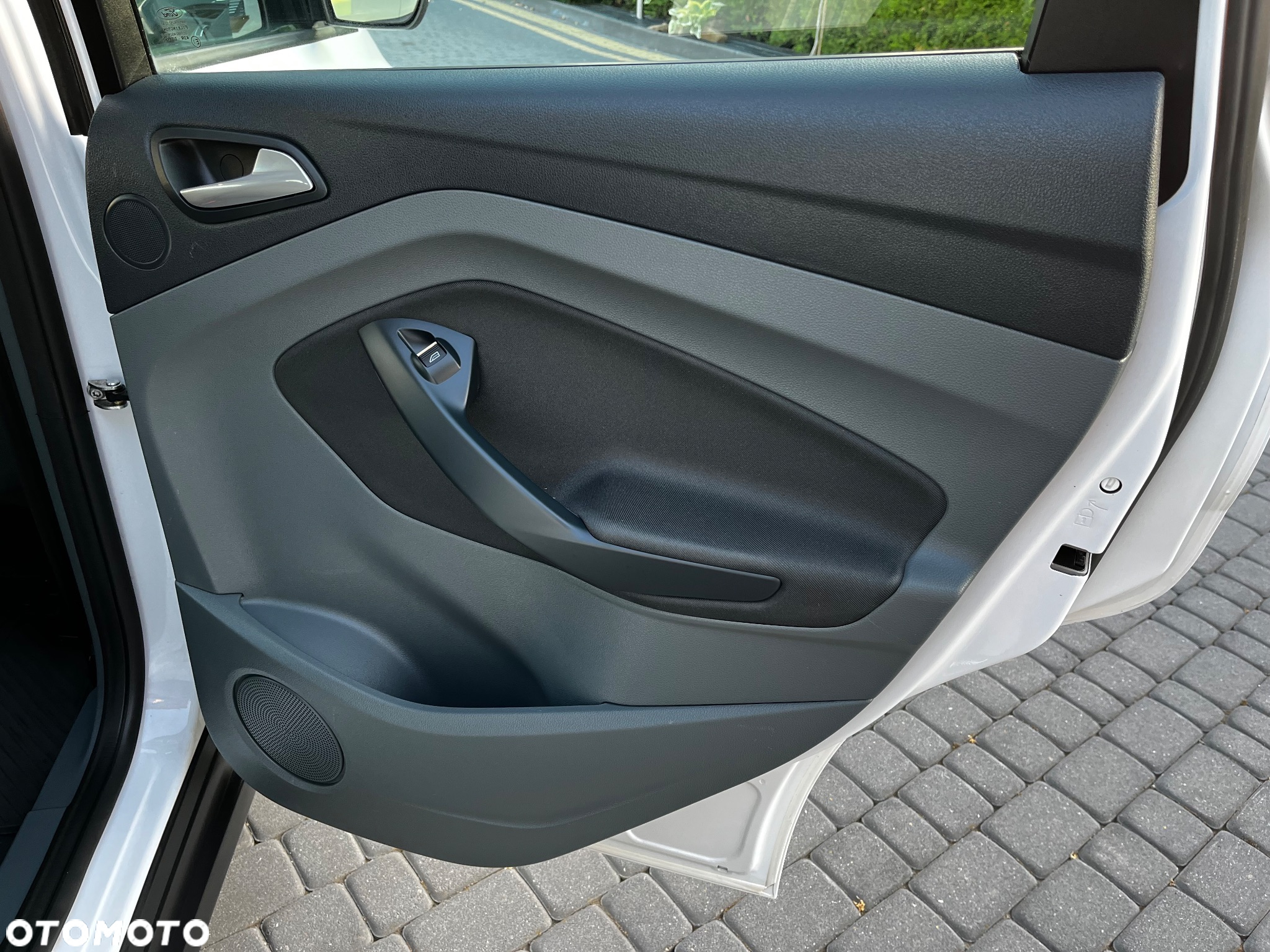 Ford C-MAX 1.6 Ti-VCT Champions Edition - 17