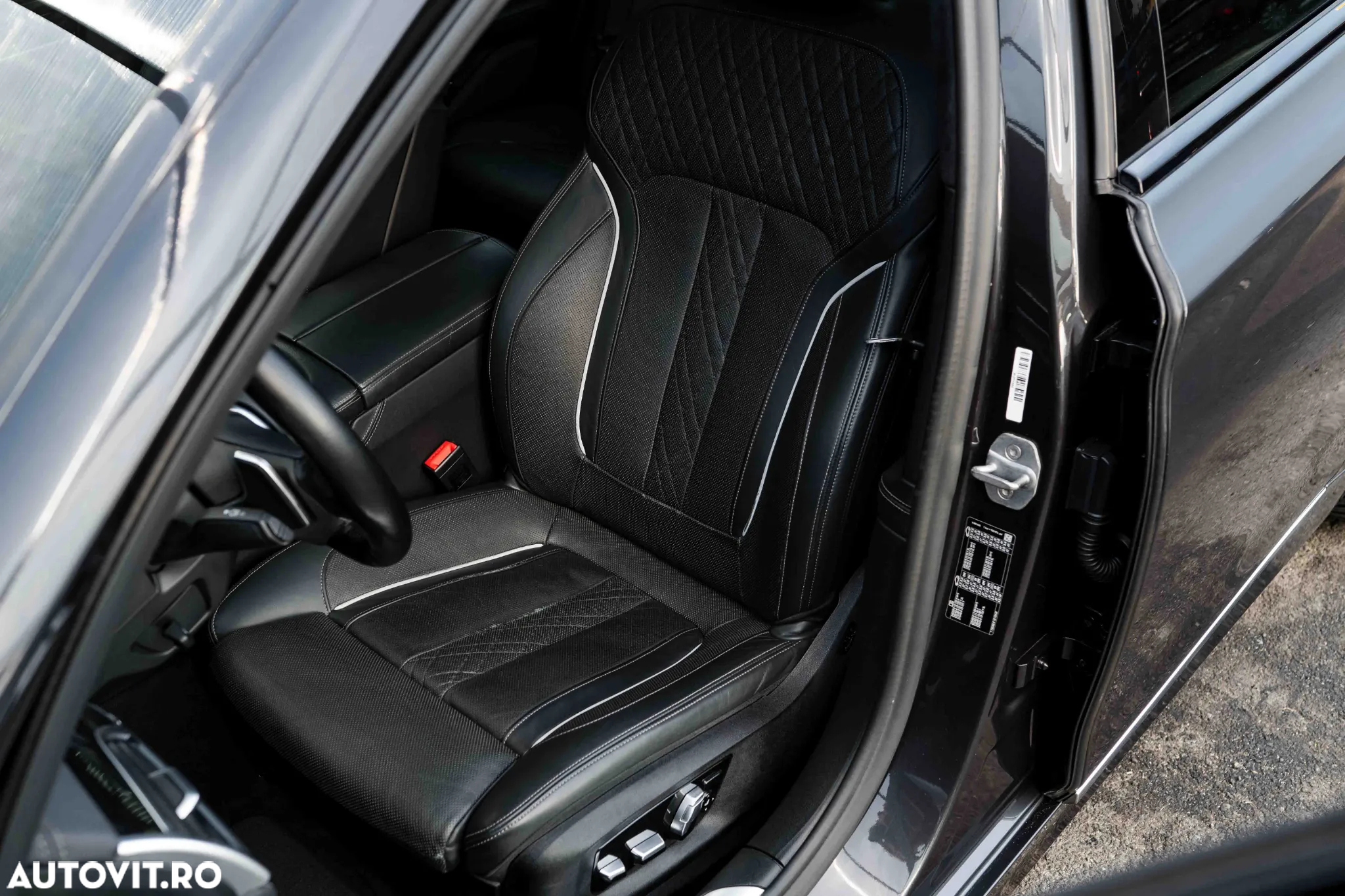 BMW Seria 7 730d - 32