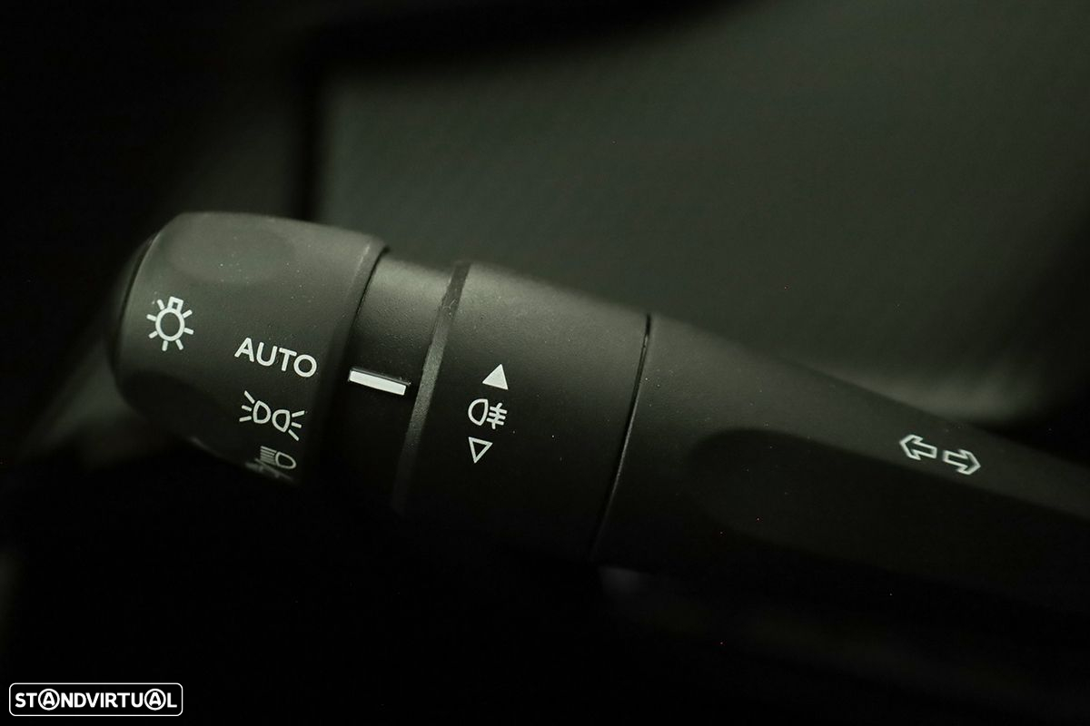 Peugeot 2008 1.2 PureTech Allure - 15