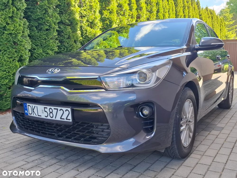 Kia Rio 1.2 L - 1