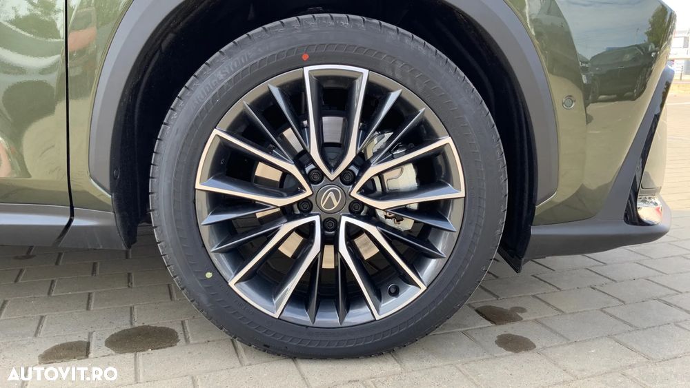 Lexus Seria NX 450h+ AWD CVT PHEV Luxury - 36