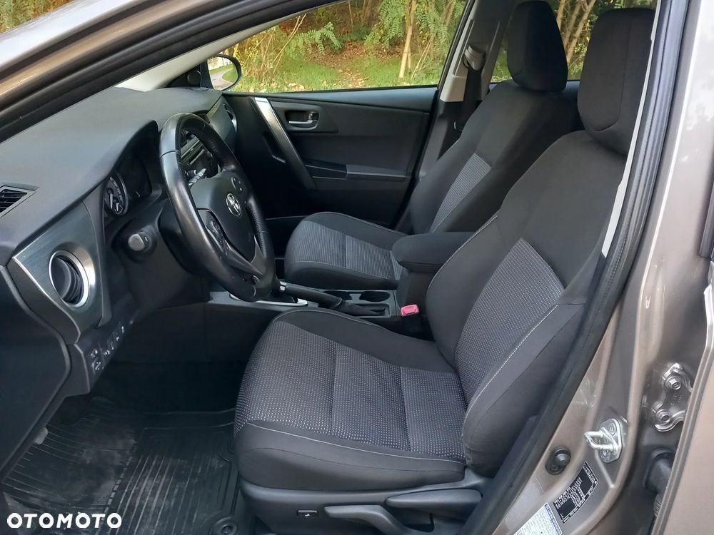 Toyota Auris 1.4 D-4D Premium Comfort - 9