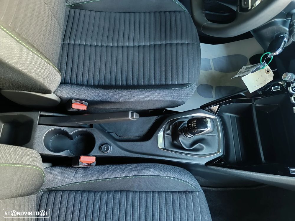 Peugeot 2008 1.2 PureTech Active Pack - 31