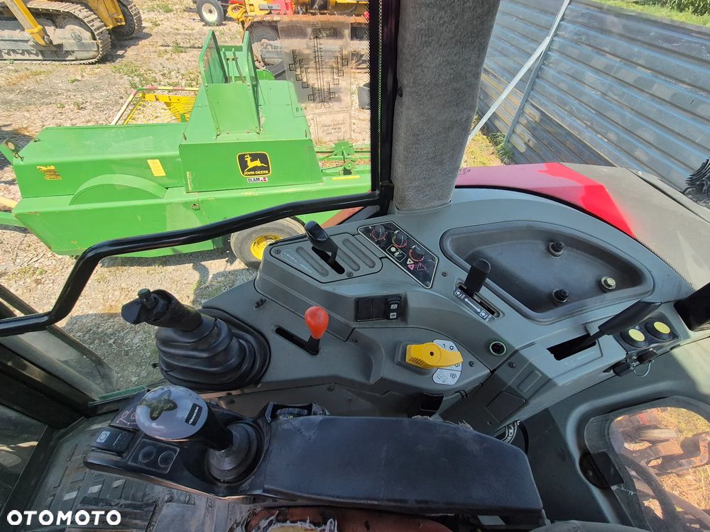 Massey Ferguson - 12