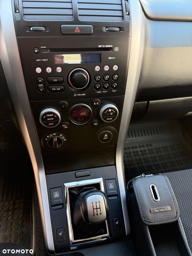 Suzuki Grand Vitara 2.4 Premium - 14