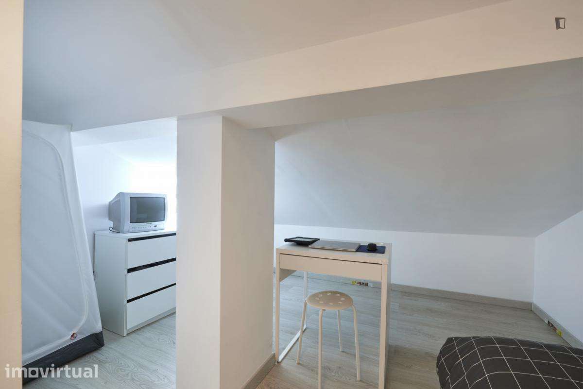 Quarto - localizado em Amadora Lisbon - Grande imagem: 5/18