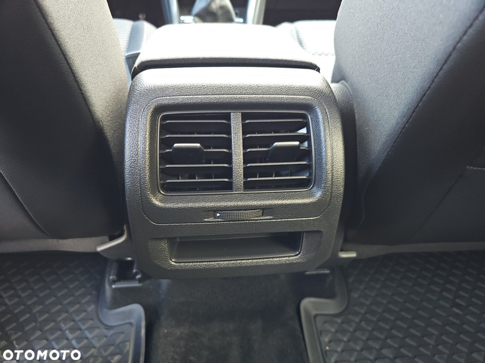 Volkswagen Touran 1.5 TSI EVO Comfortline - 22