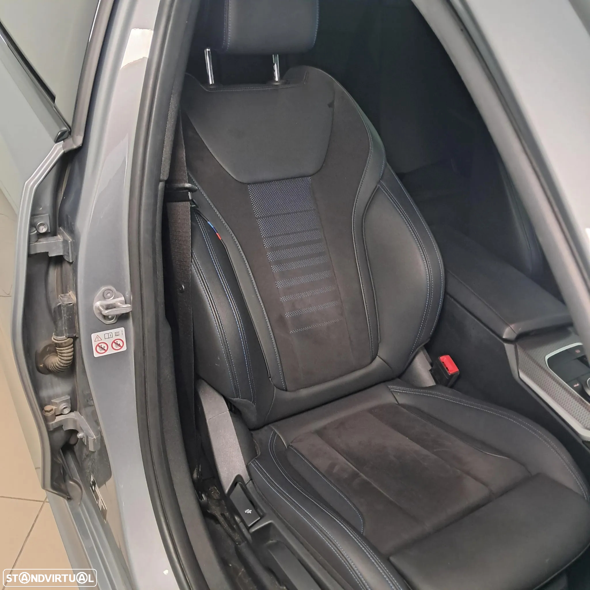 BMW 320 d Touring Pack Desportivo M Auto - 14