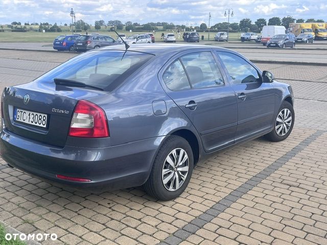 Skoda Octavia 1.8 TSI Ambiente - 8