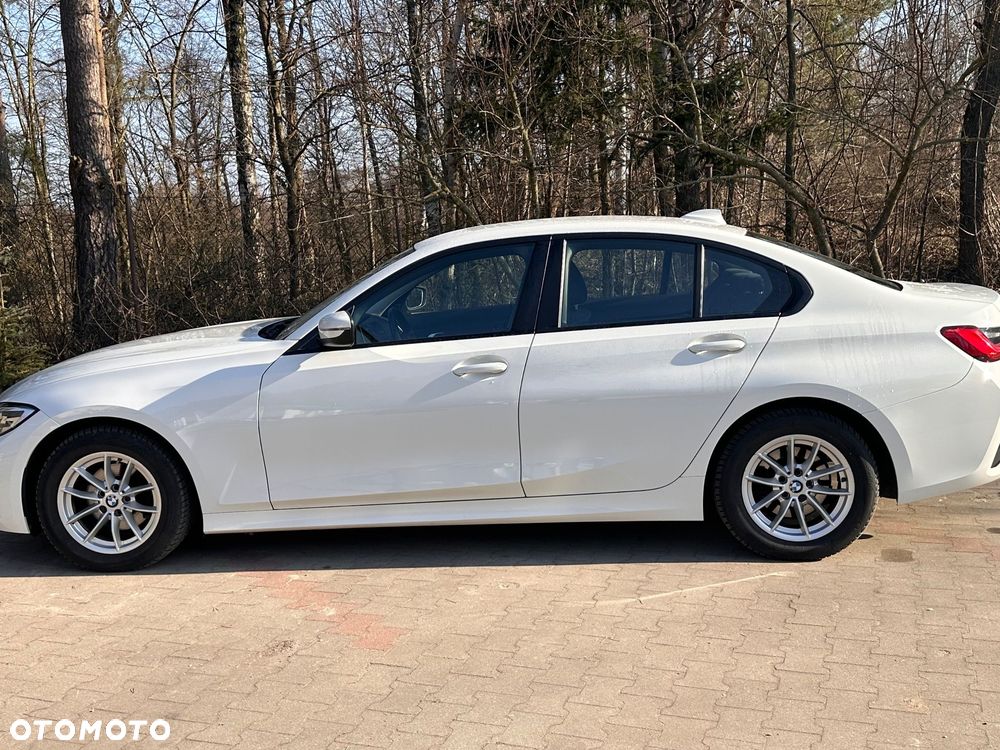 BMW Seria 3 318d - 4