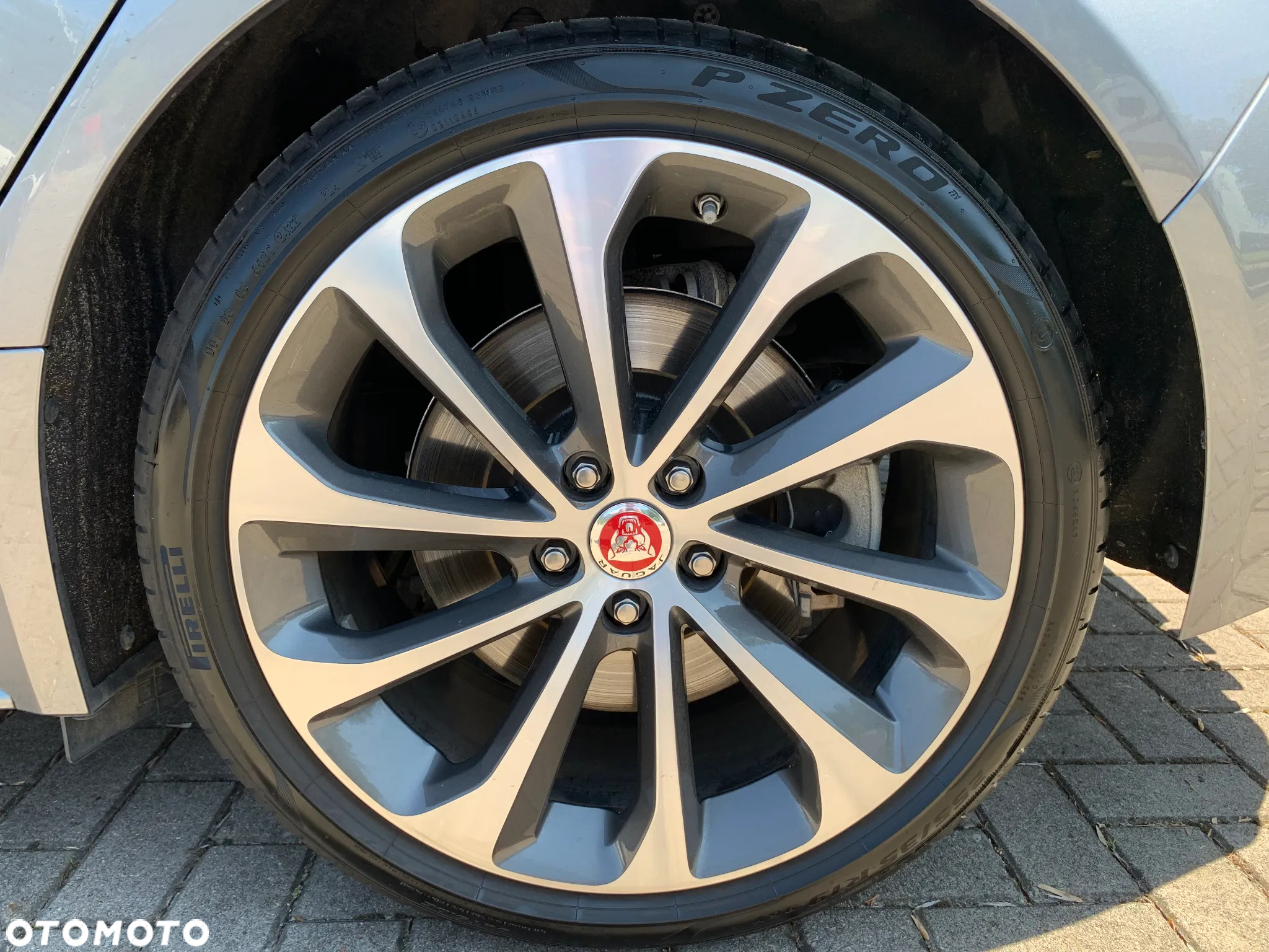 Jaguar XE 2.0 D200 mHEV AWD R-Dynamic SE - 22