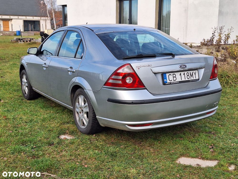Ford Mondeo 2.5 V6 Ghia - 12