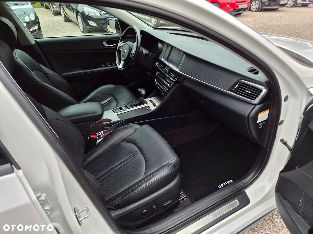 Kia Optima - 25