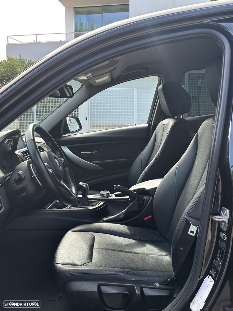 BMW 318 d Luxury Line - 7