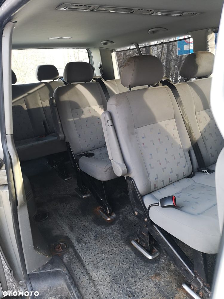 Volkswagen Caravelle - 7