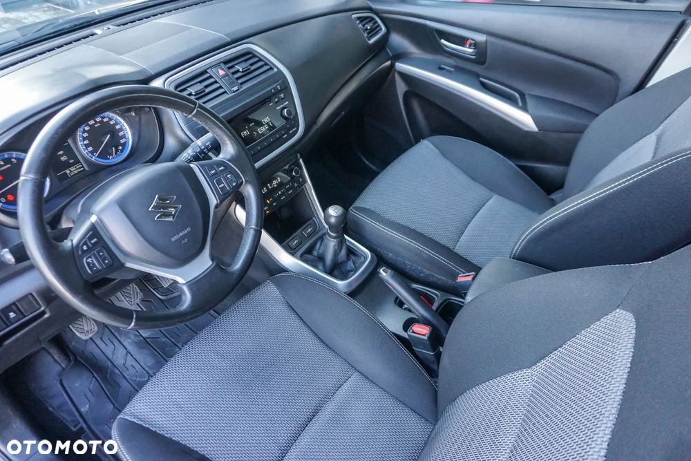 Suzuki SX4 1.6 Premium - 23
