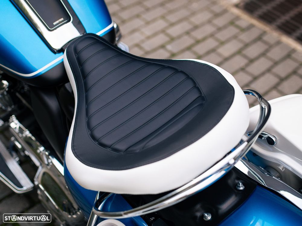 Harley-Davidson FLH ELECTRA GLIDE® REVIVAL™ - 11