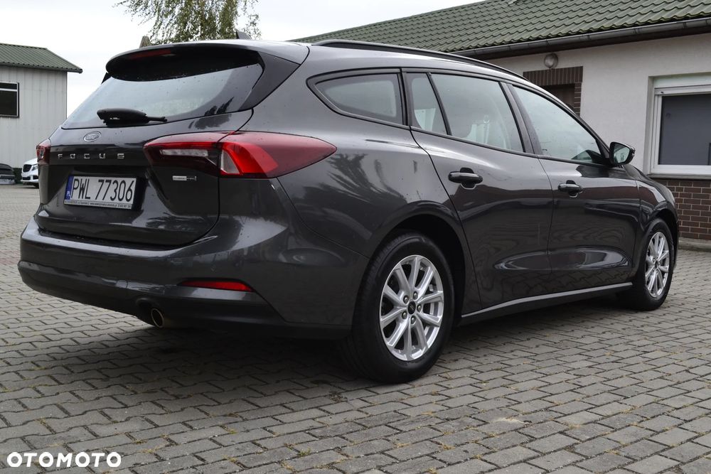 Ford Focus 1.0 EcoBoost Hybrid ACTIVE - 4