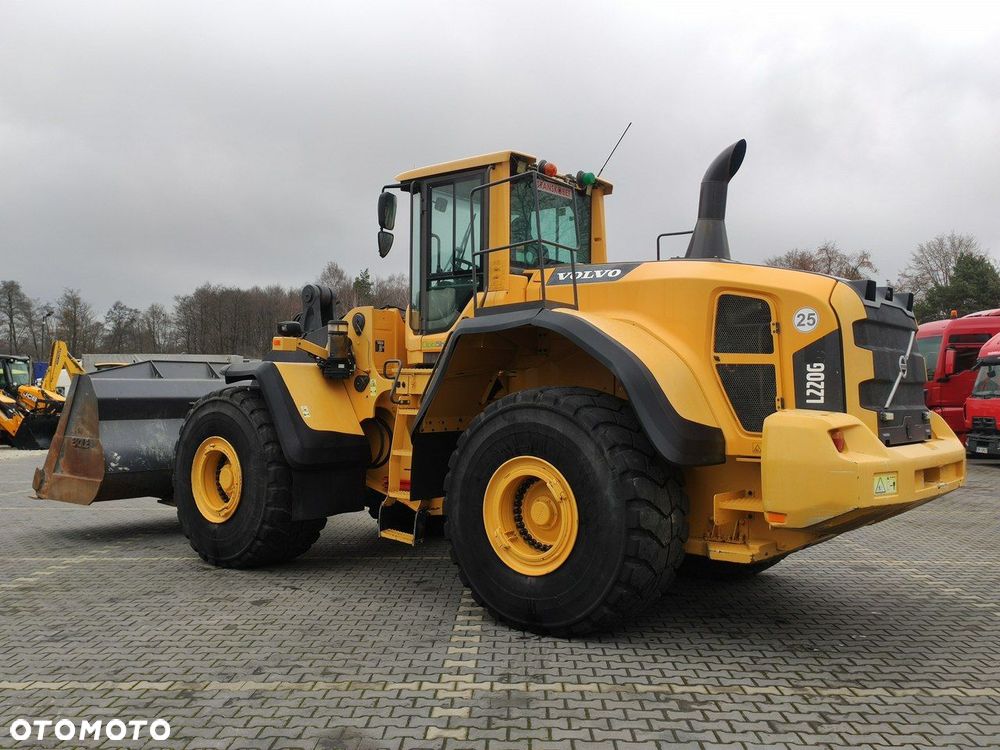 Volvo L 220G - 15