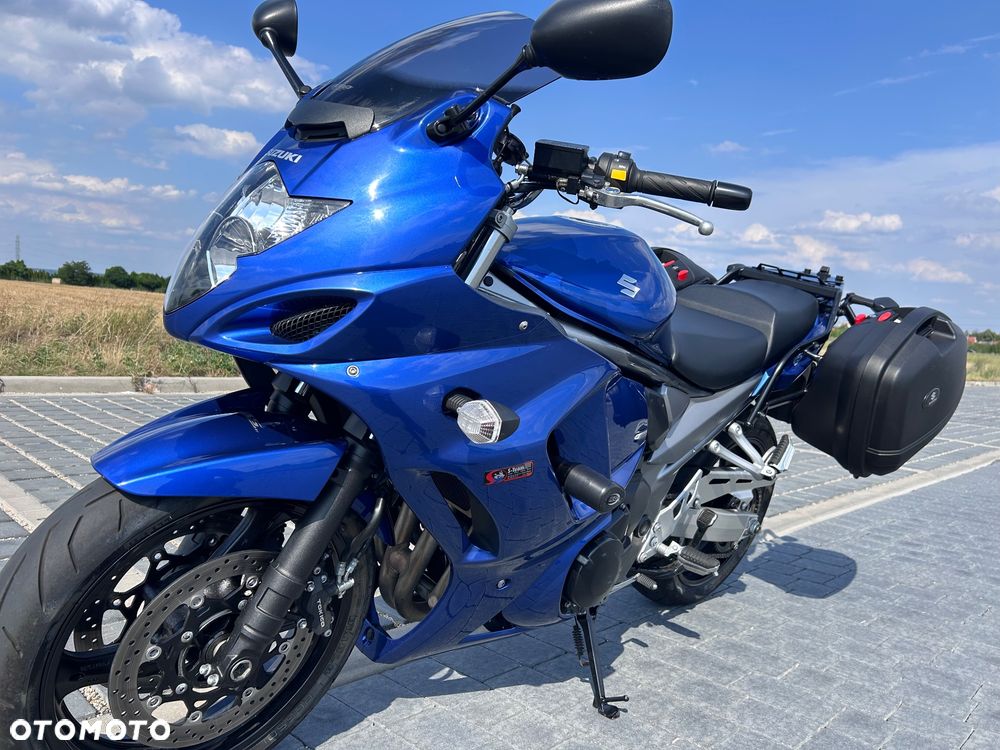 Suzuki GSX - 5
