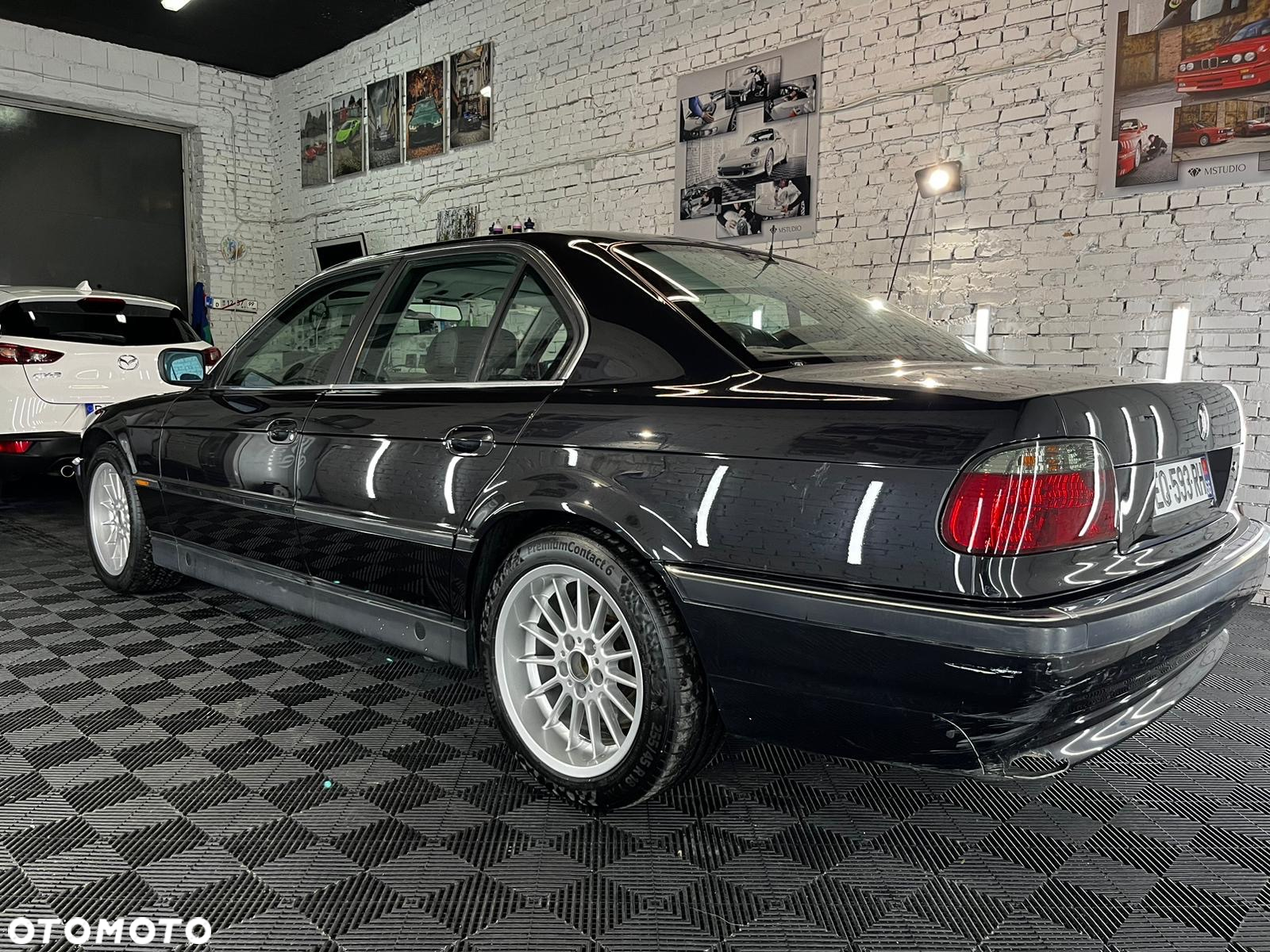 BMW Seria 7 740i - 15