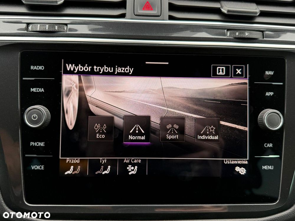 Volkswagen Tiguan 2.0 TDI SCR Elegance DSG - 26