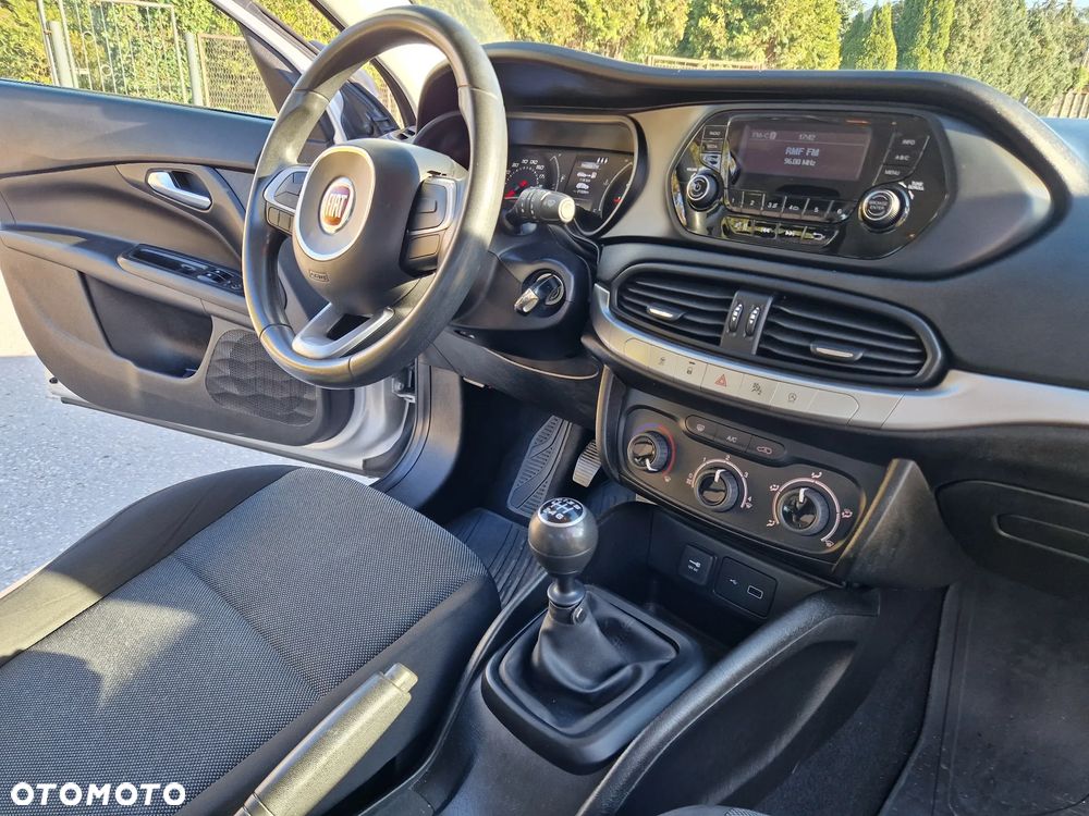 Fiat Tipo 1.4 T-Jet 16v Easy - 29