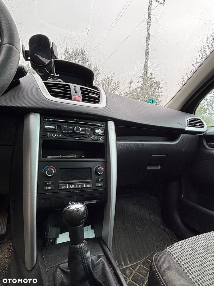 Peugeot 207 1.6 Premium - 9