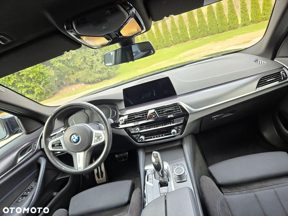 BMW Seria 5 520d xDrive MHEV M Sport sport - 7