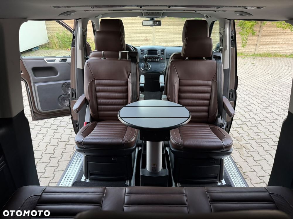 Volkswagen Multivan - 31
