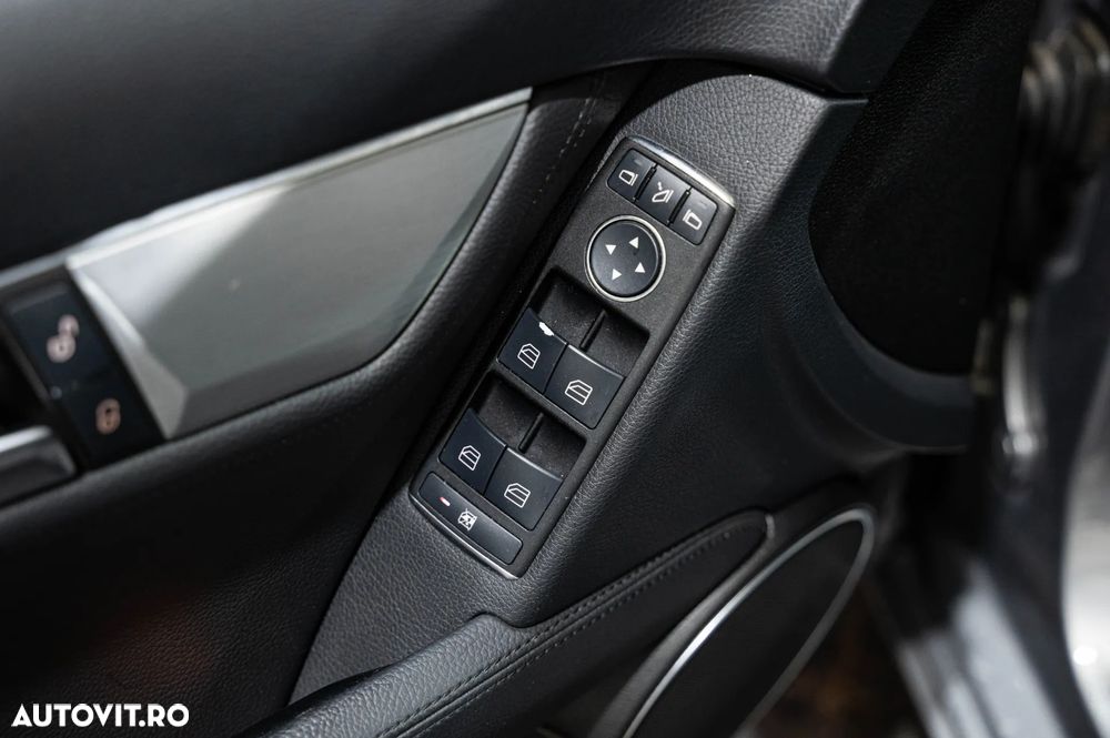 Mercedes-Benz C 250 (BlueTEC) d 4Matic 7G-TRONIC AMG Line - 24