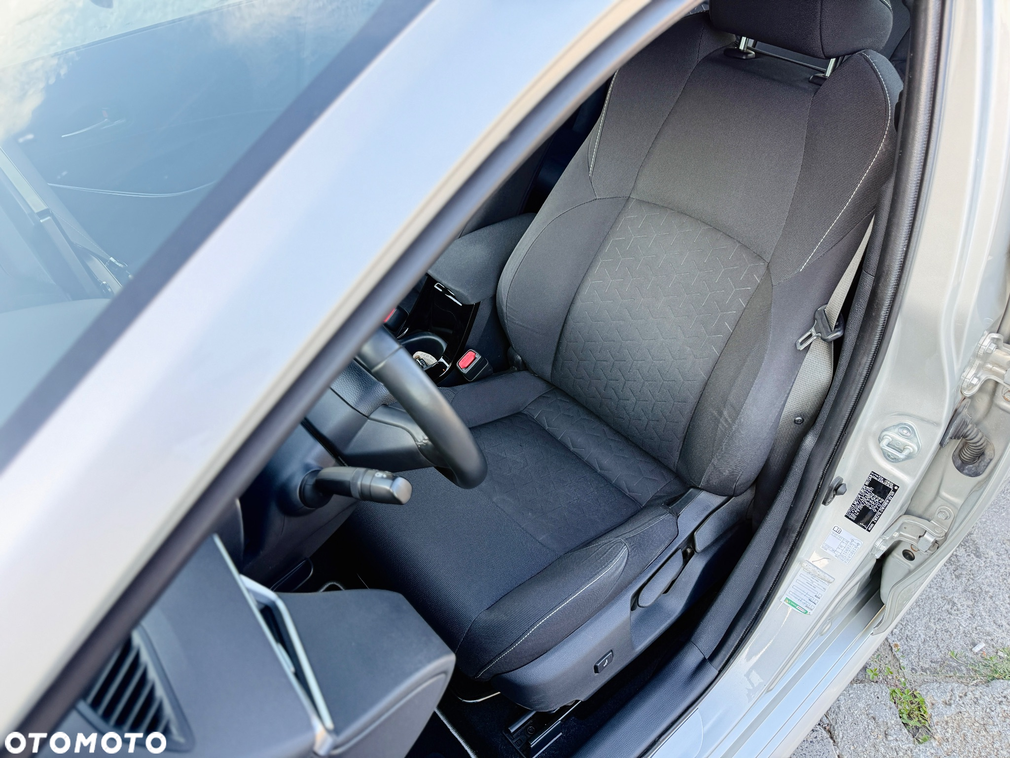 Toyota Corolla 1.8 Hybrid Active - 10