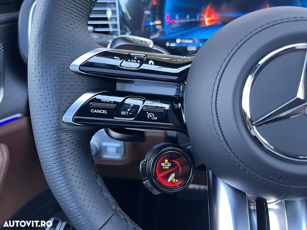 Mercedes-Benz GLE Coupe AMG 53 PHEV - 13