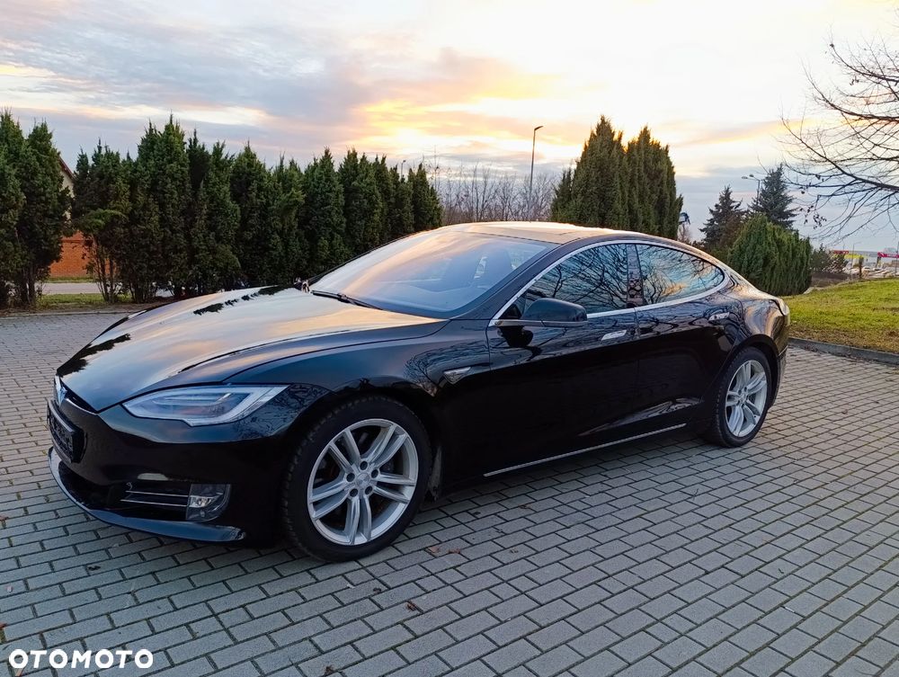 Tesla Model S - 28