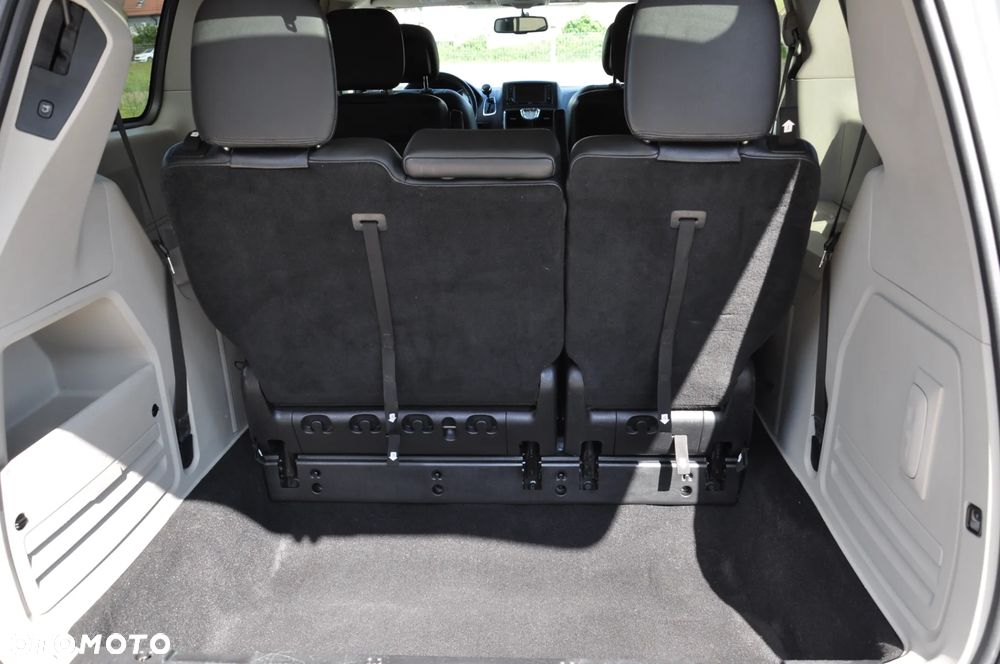 Chrysler Town & Country 3.6 Touring - 36