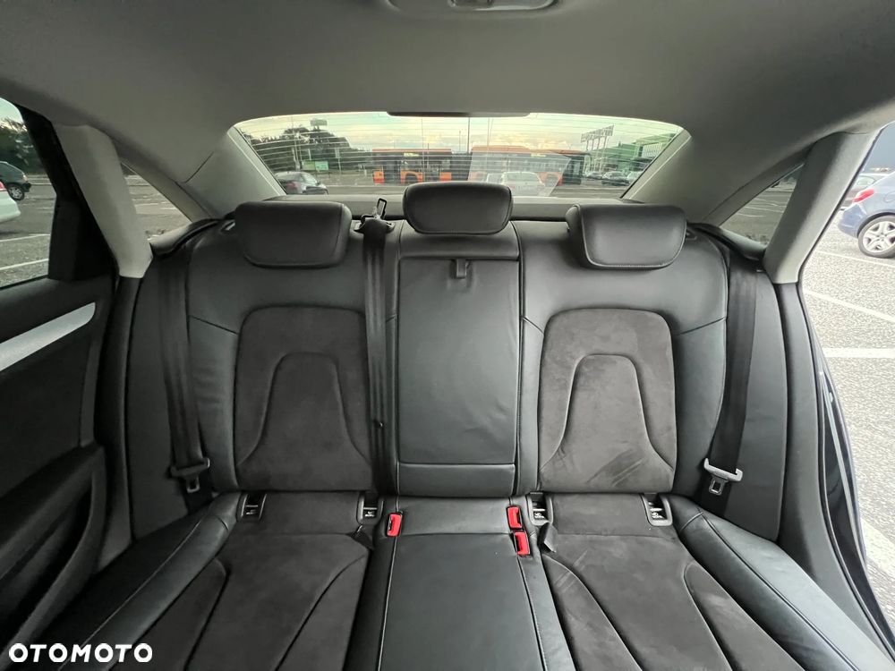 Audi A4 Limousine - 13