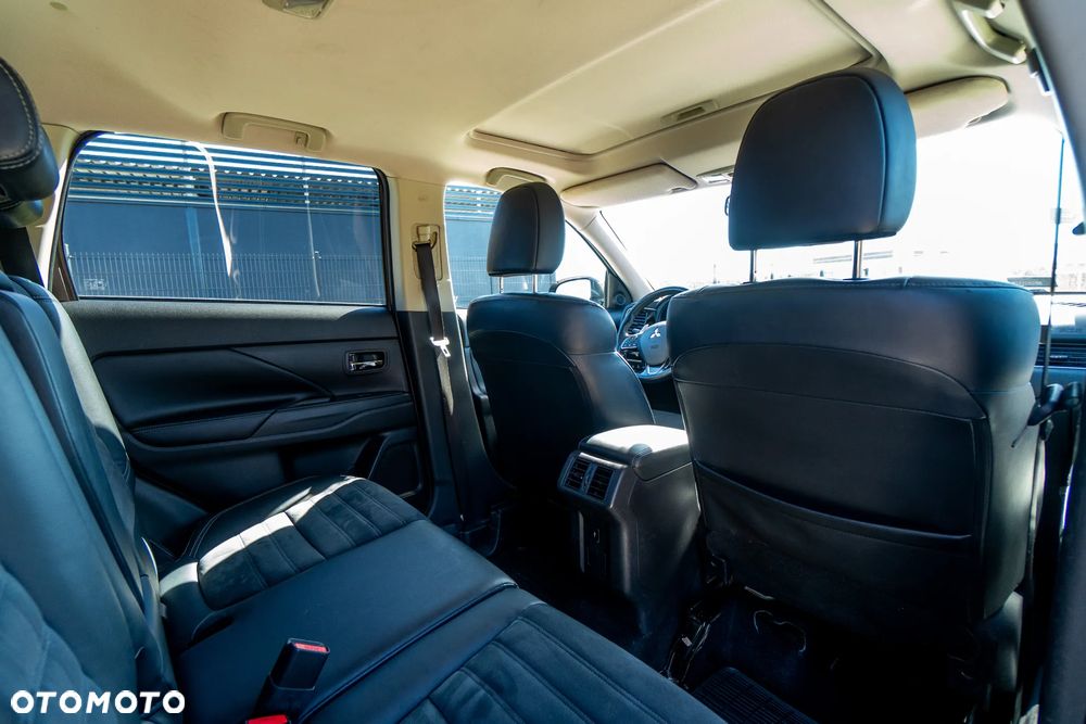 Mitsubishi Outlander 2.0 Intense 2WD CVT - 27