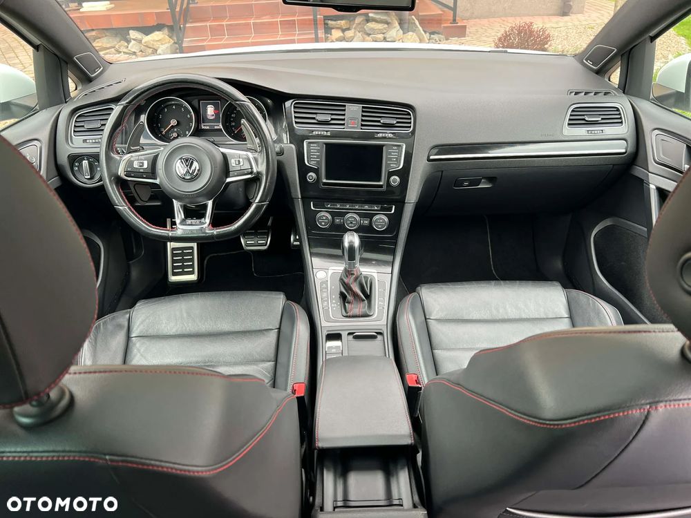 Volkswagen Golf - 17