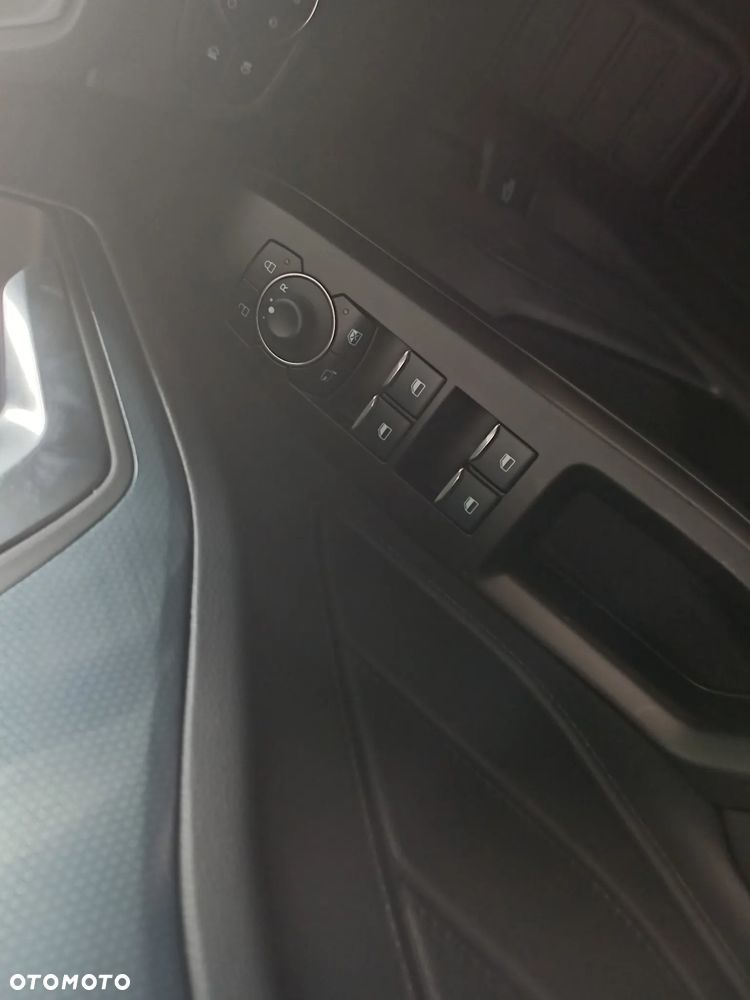 Ford Focus SW 1.0 EcoBoost Hybrid ACTIVE X - 7