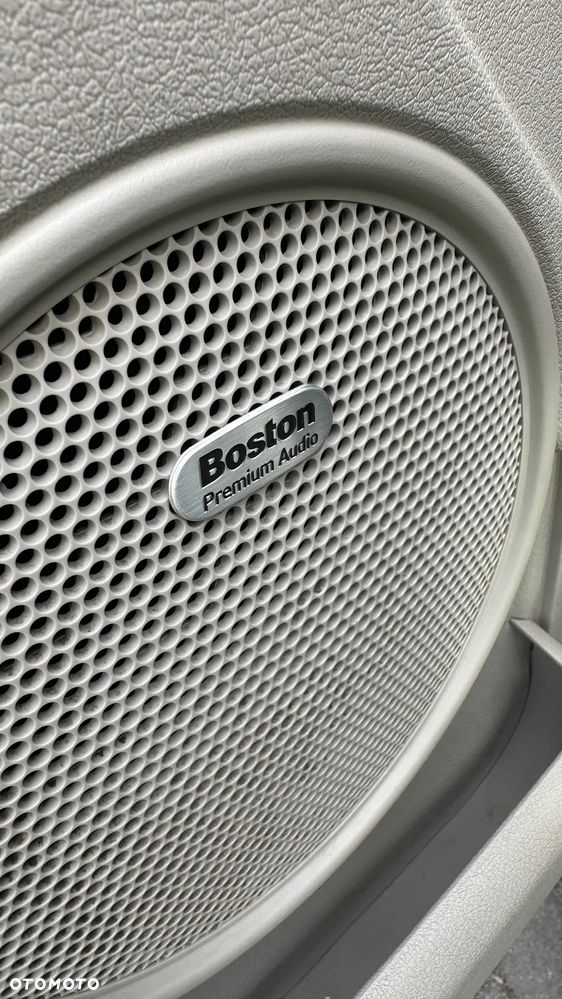 Jeep Commander 3.0 CRD Overland - 27