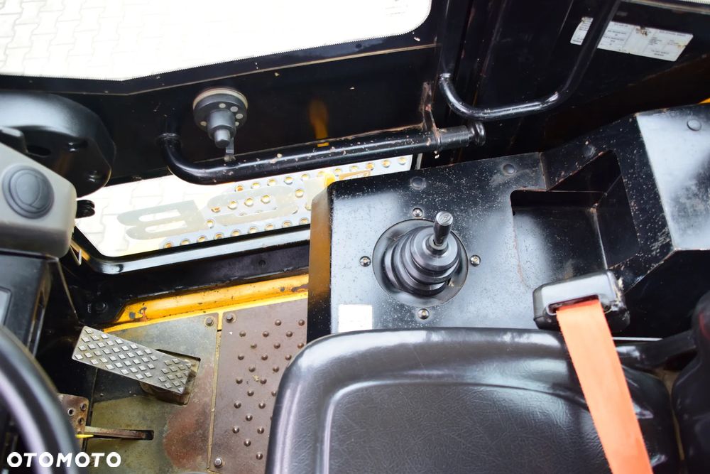 JCB 6T-1 - 17