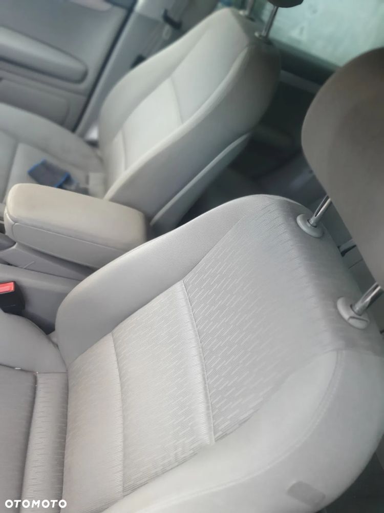 Audi A4 ver-avant-2-0-tdi-dpf-quattro - 9