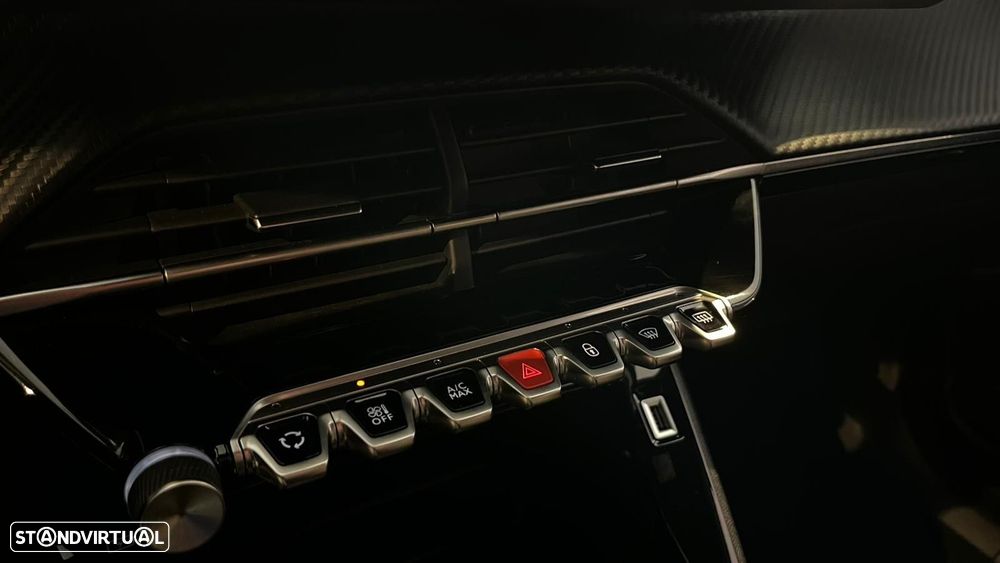 Peugeot 2008 1.2 PureTech Active Pack - 16