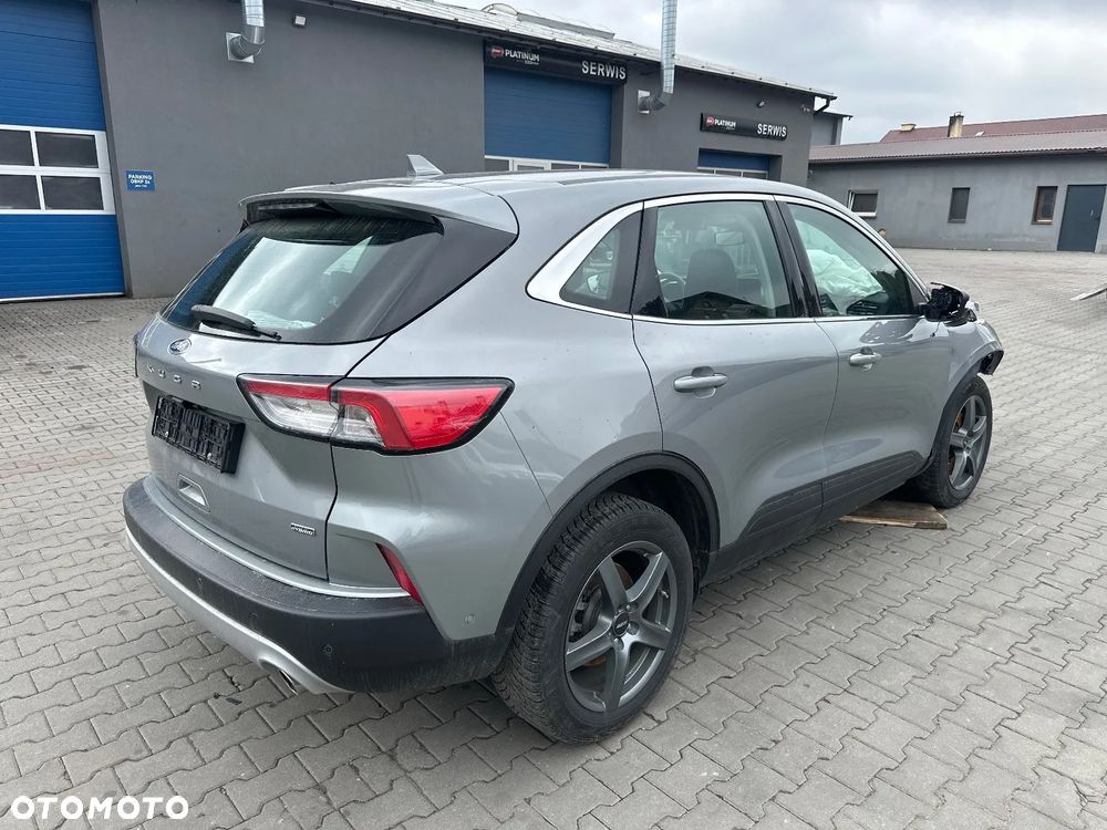 Ford Kuga - 1