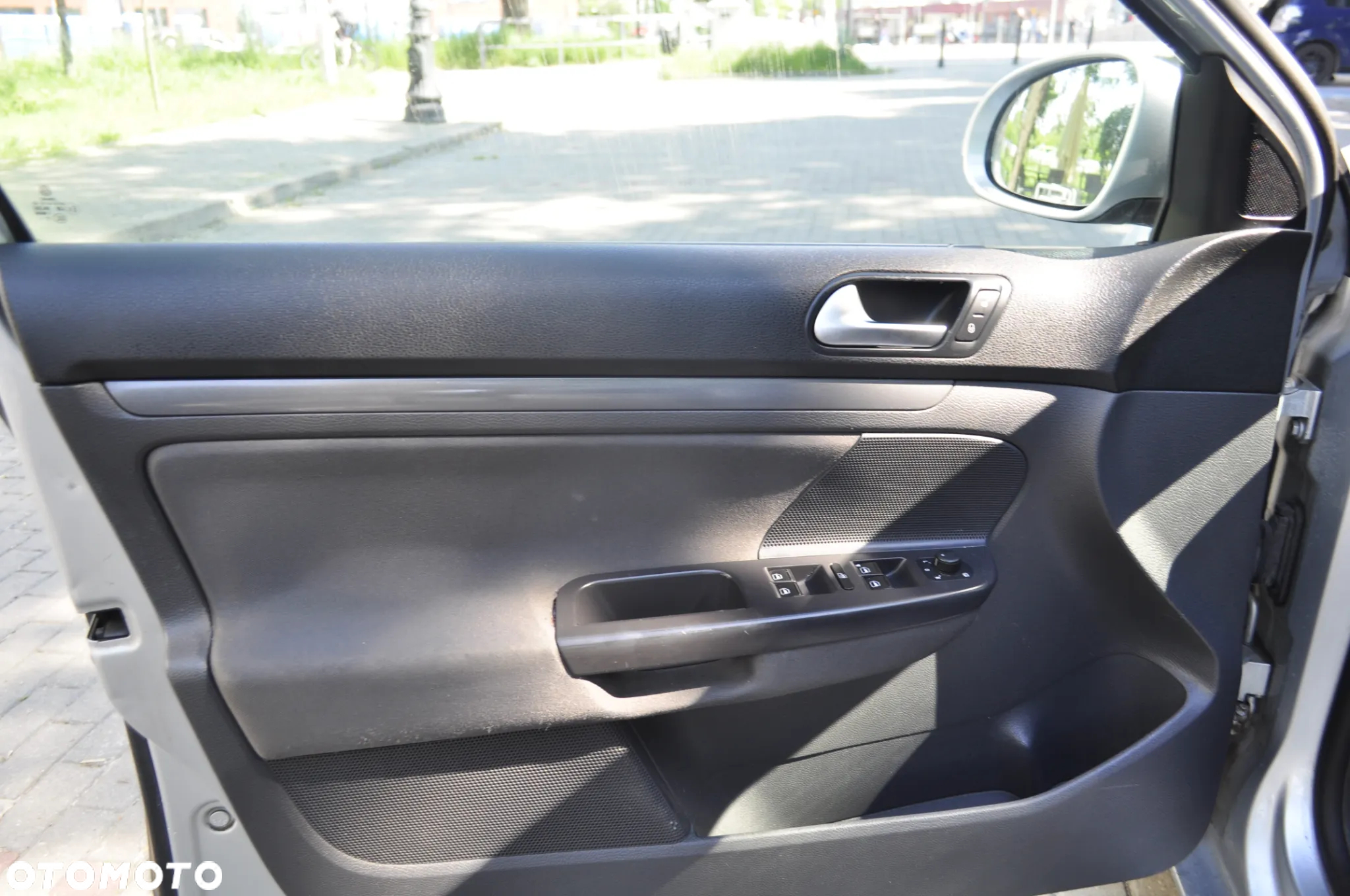 Volkswagen Golf - 10