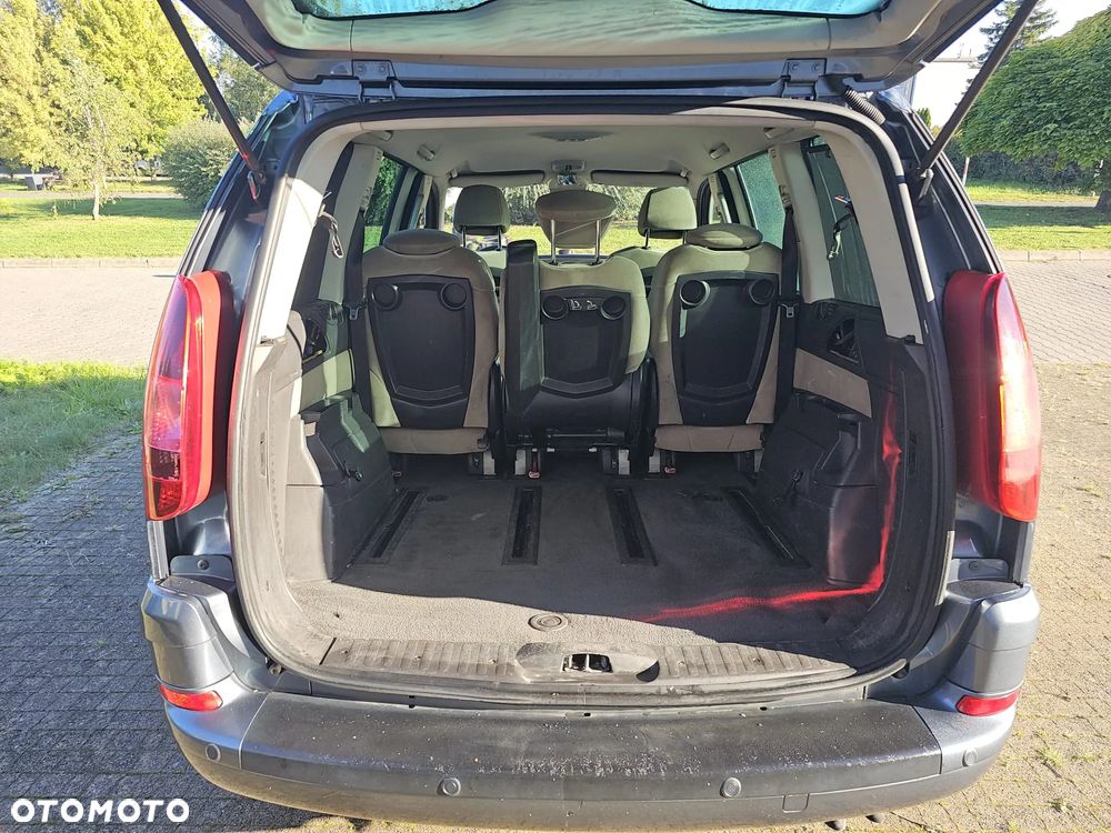 Peugeot 807 HDi 130 Premium - 17