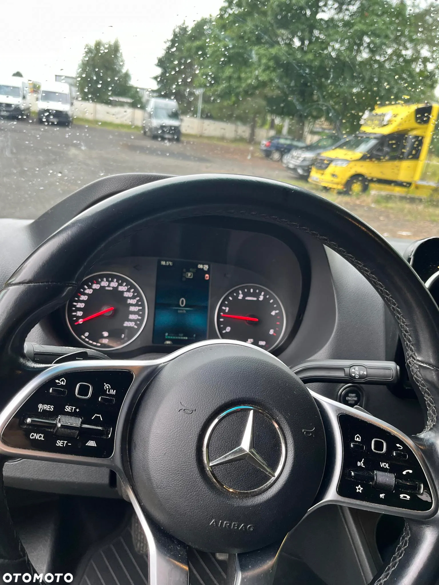 Mercedes-Benz Sprinter - 13