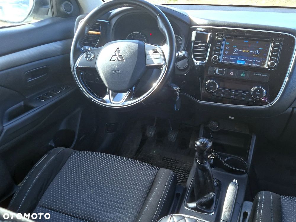 Mitsubishi Outlander 2.0 City Style 2WD - 15