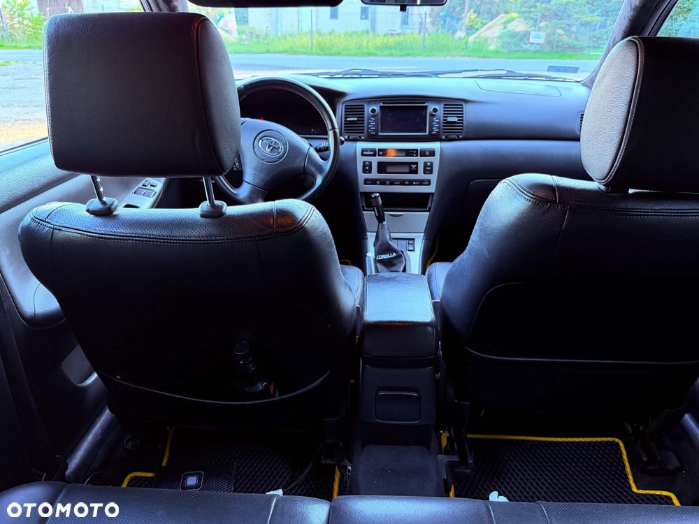 Toyota Corolla - 10