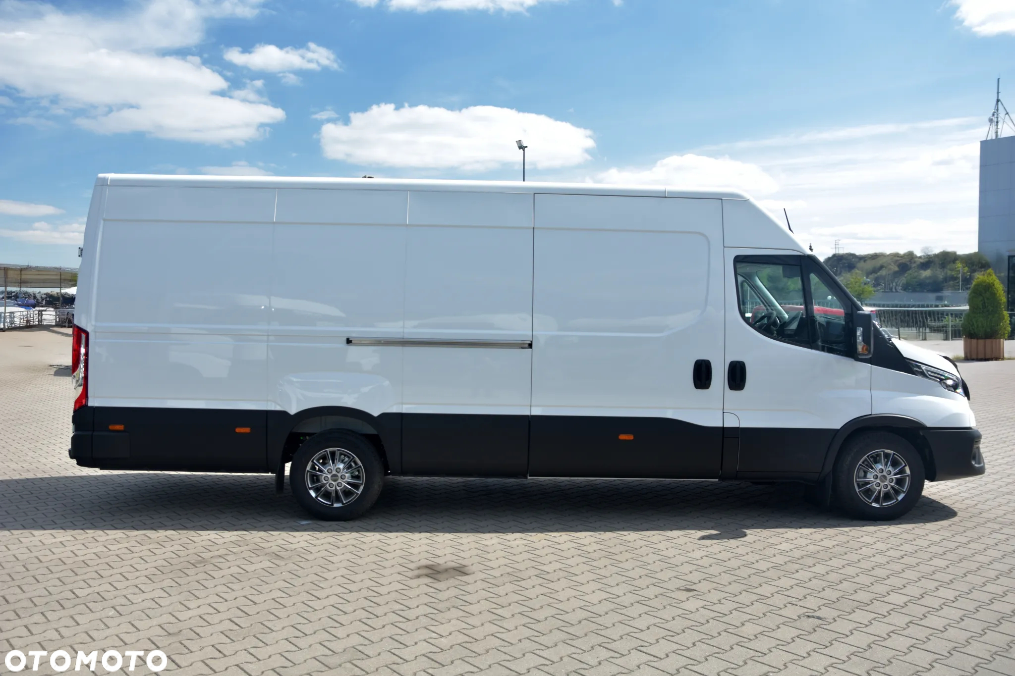 Iveco Daily 35S18 180KM 16m3 - 10